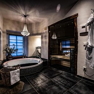 Suite met een Slaapkamer en een King Size Bed